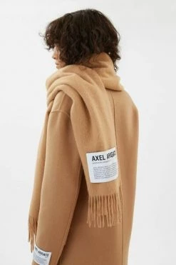 Axel Arigato Sjaals Logo B Bel Scarf Beige