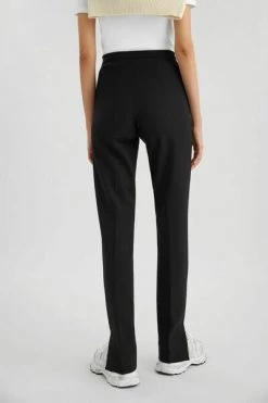 Axel Arigato Pantalons Destiny Broek Met Split Black